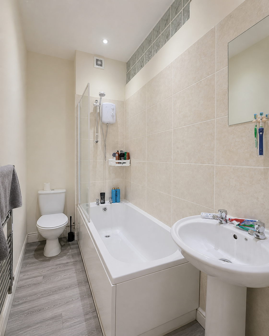 Flat Simonside Terrace in Newcastle upon Tyne