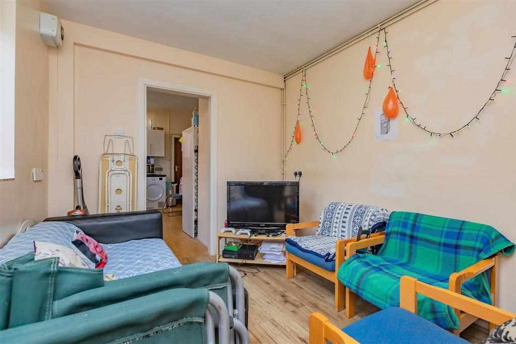 Flat Bournbrook Road in Birmingham