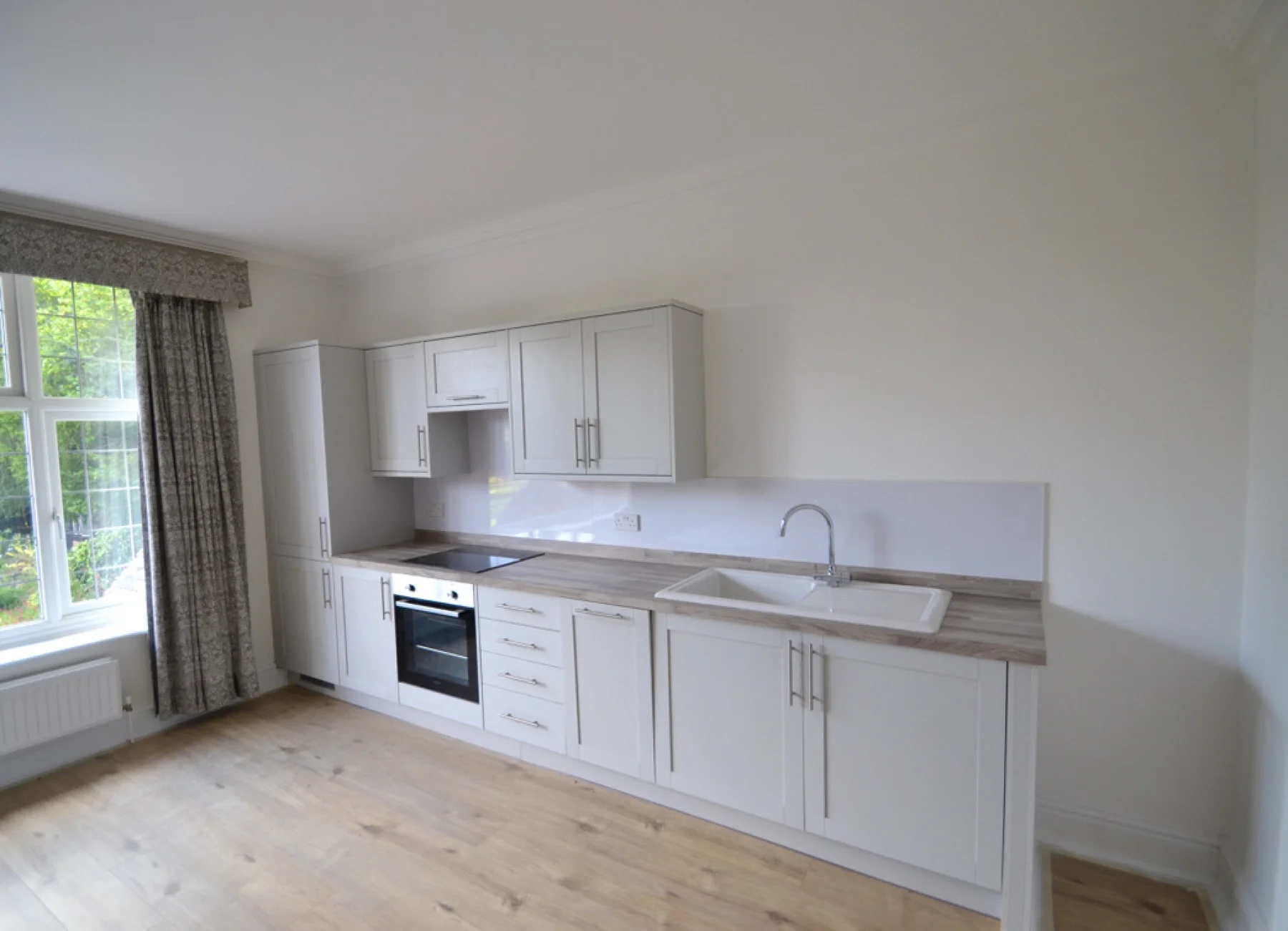 Flat Cowfold Road in Horsham