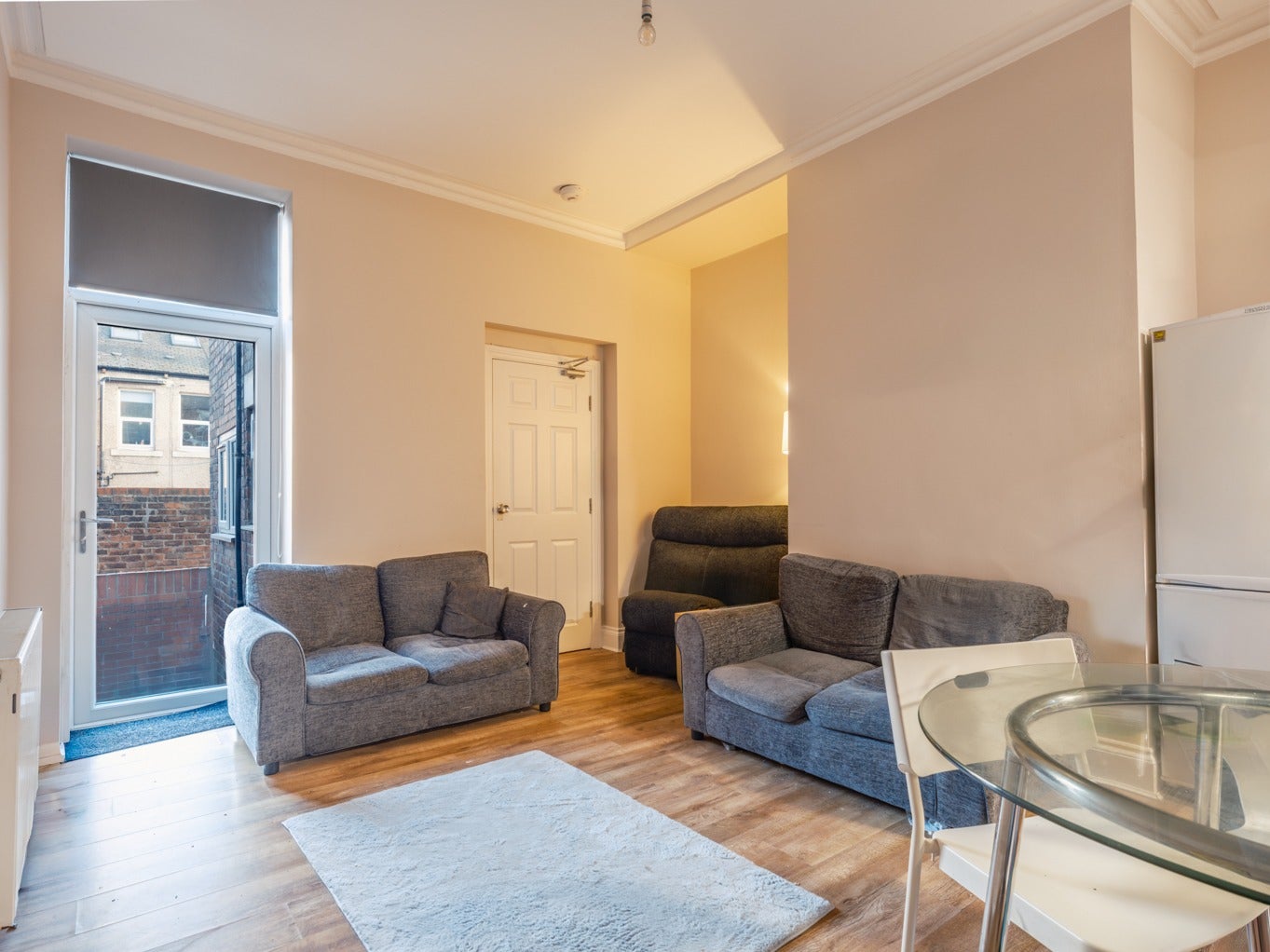 Flat Helmsley Road in Newcastle upon Tyne