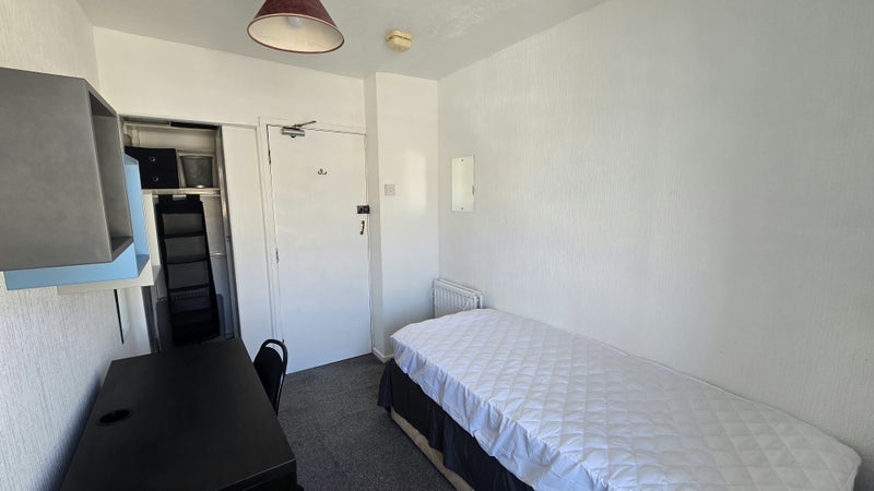 Room King Street in Pontypridd