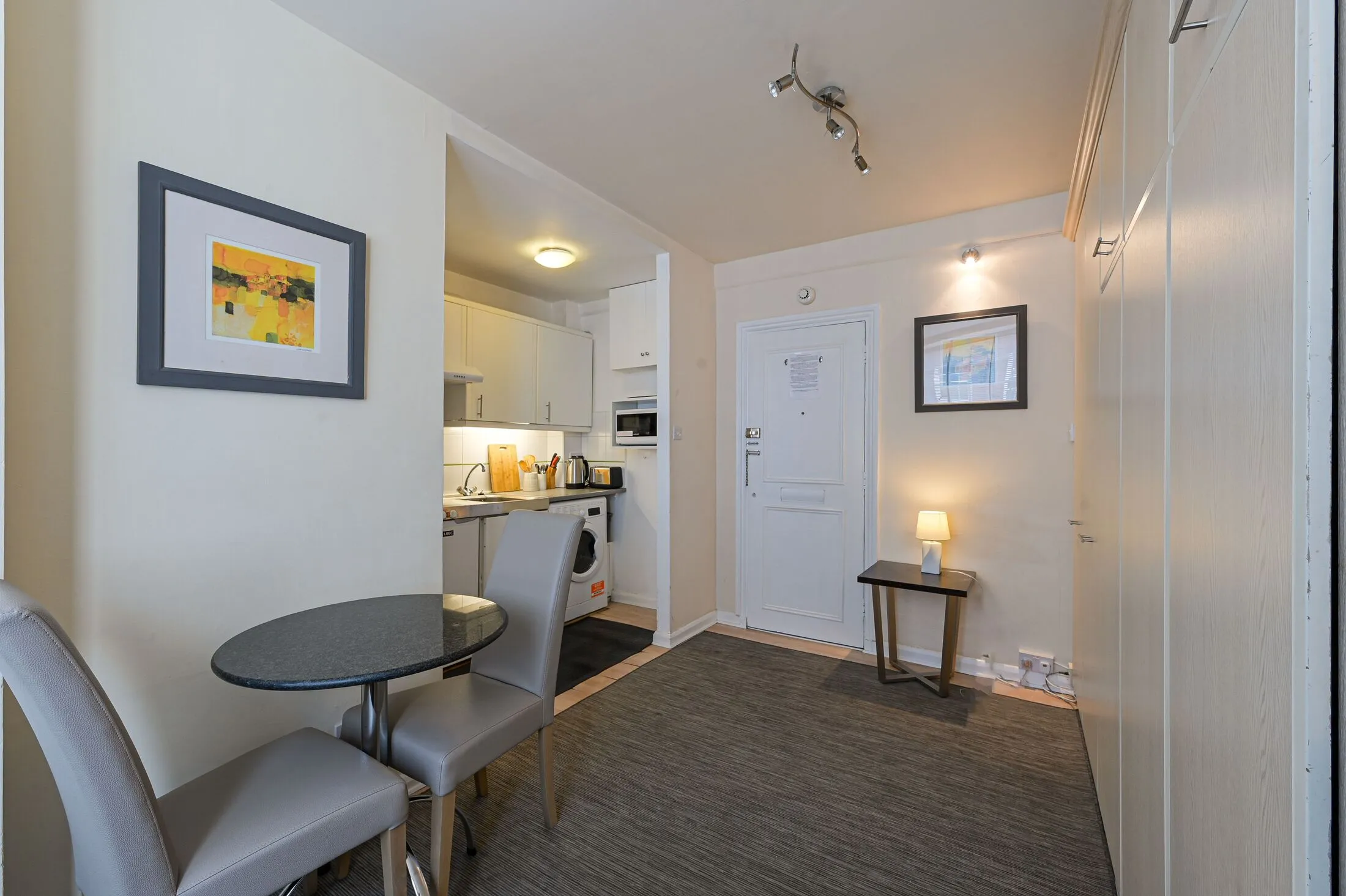 Flat Elystan Street in Greater London