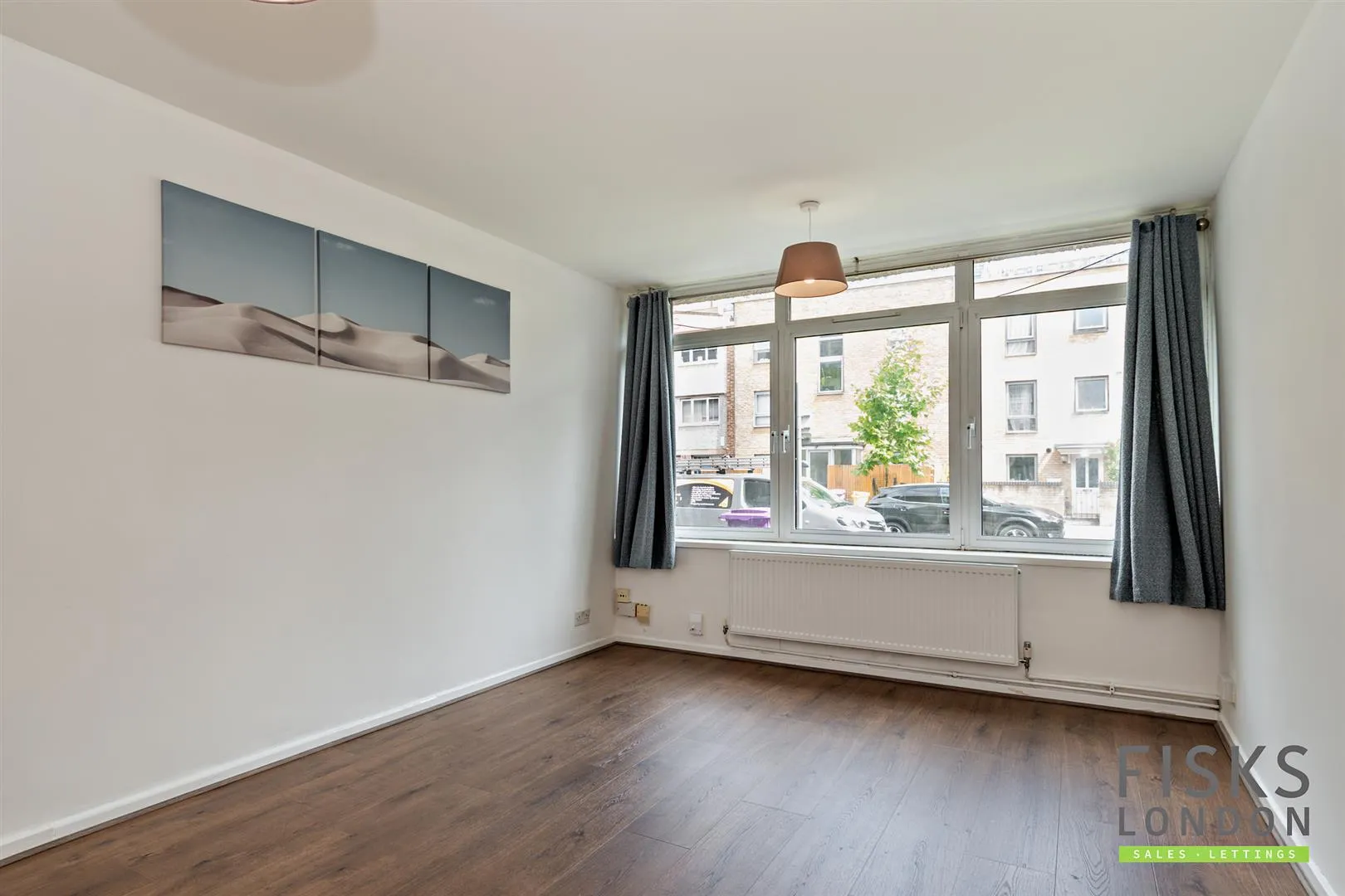 Flat Alpha Grove in Greater London
