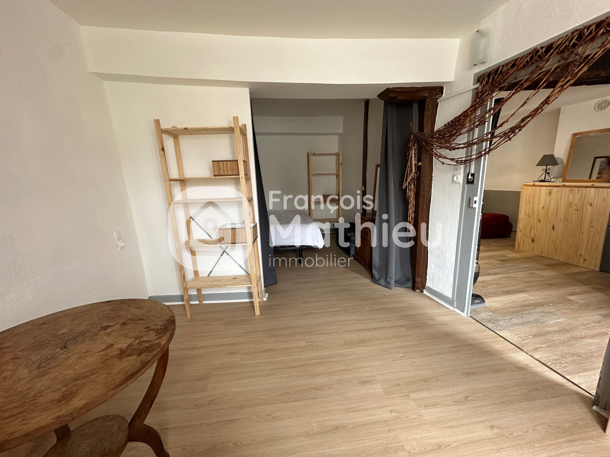 Flat Rue Victor Hugo in Châtillon-sur-Chalaronne