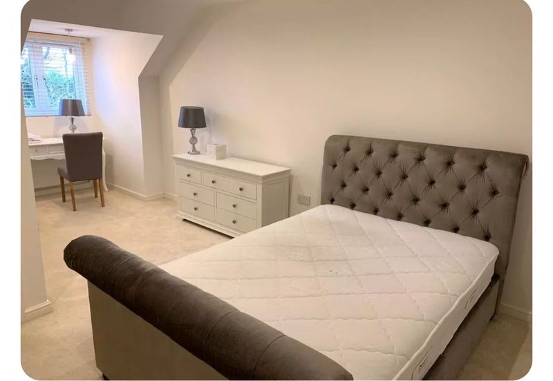 Room Vicars Hall Lane in Manchester