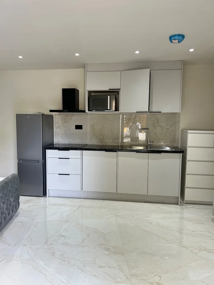 Flat Woodstock Close in Greater London