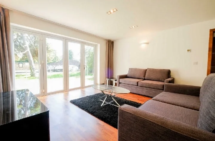 House Kings Mill Way in Denham