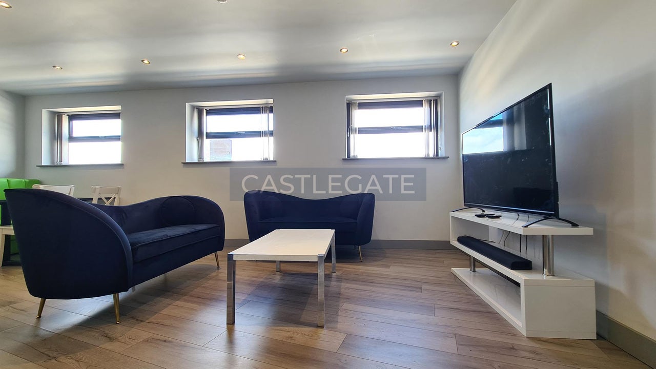 Flat Dundas Street in Kirklees