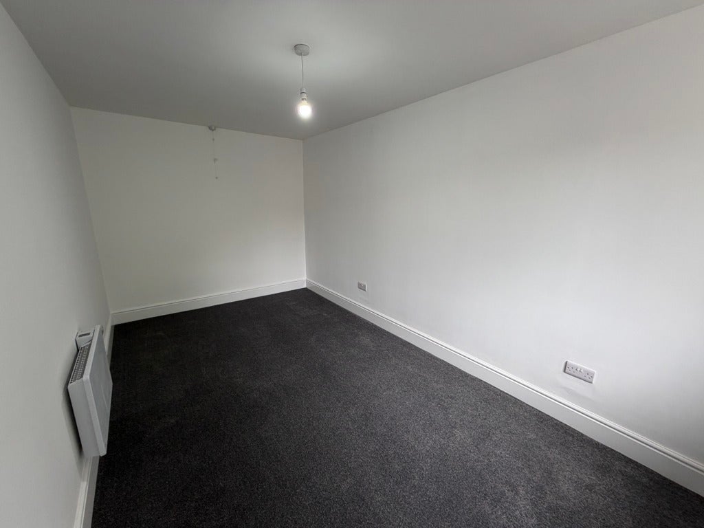 Flat Wakefield Road in Kirklees