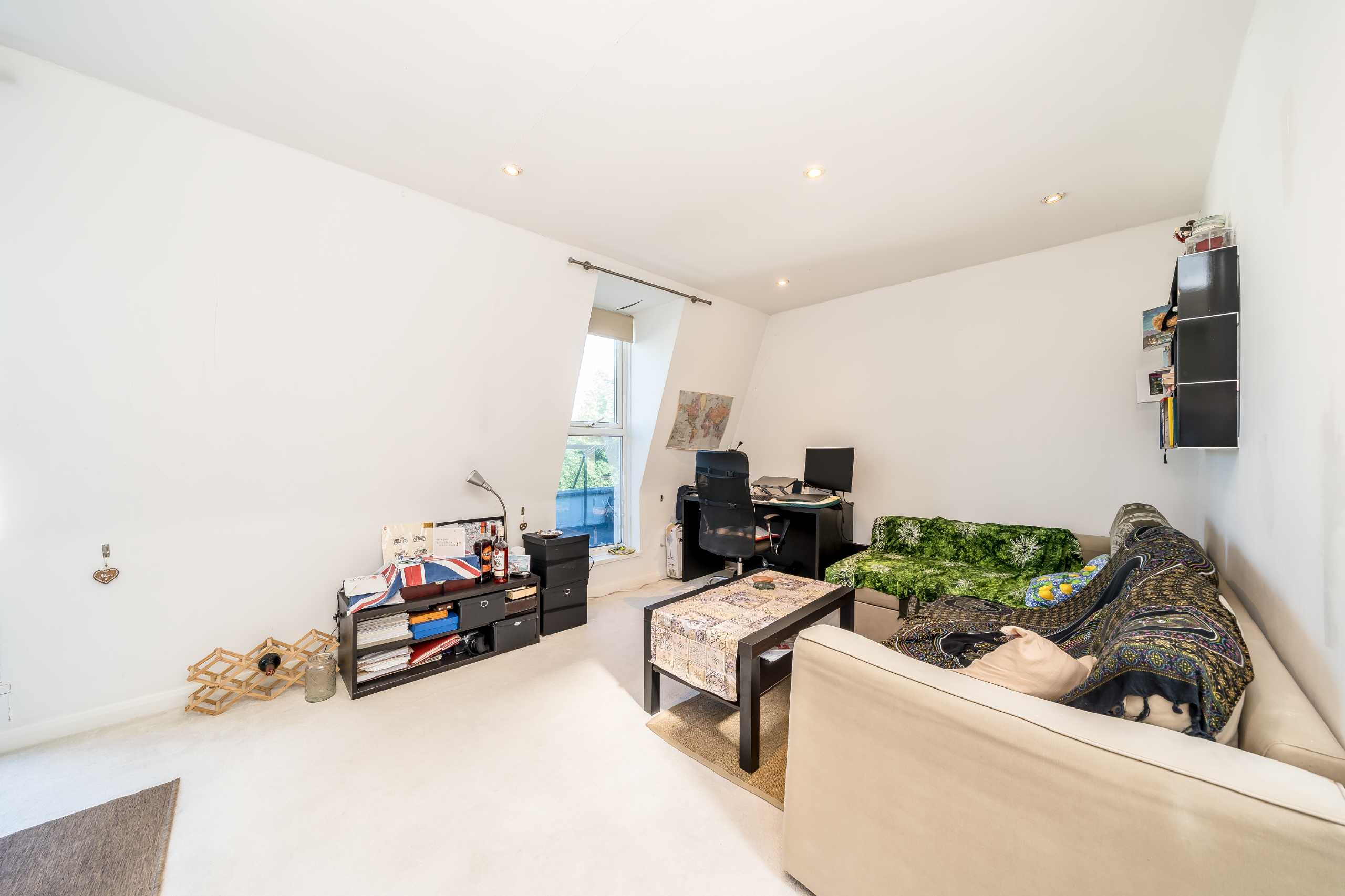 Flat Inverness Terrace in City of Westminster