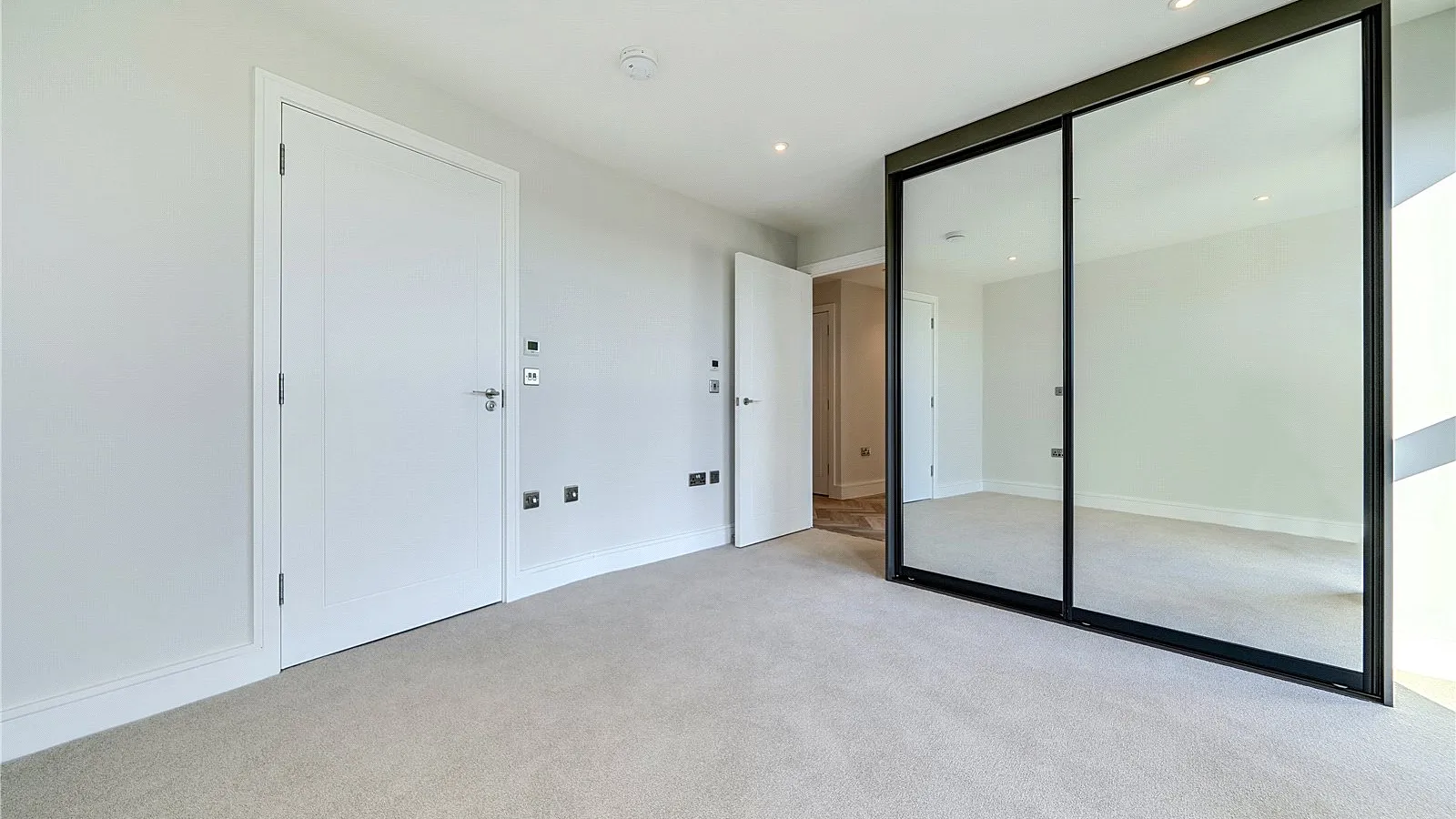 Flat Cockfosters Road in Greater London
