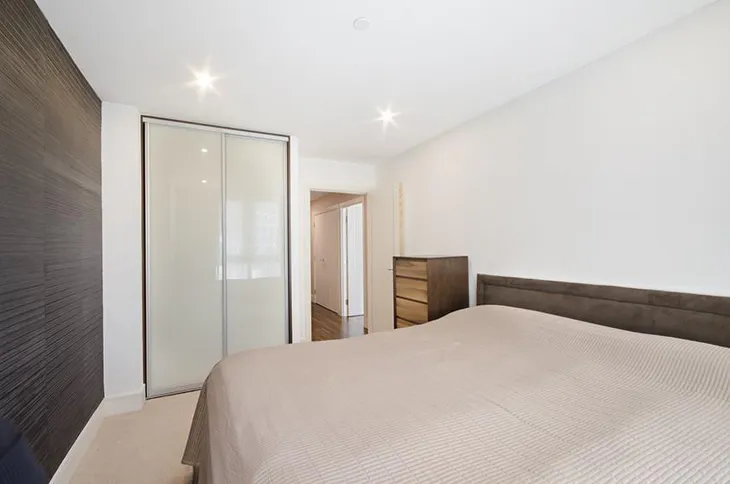 Flat Canter Way in Greater London