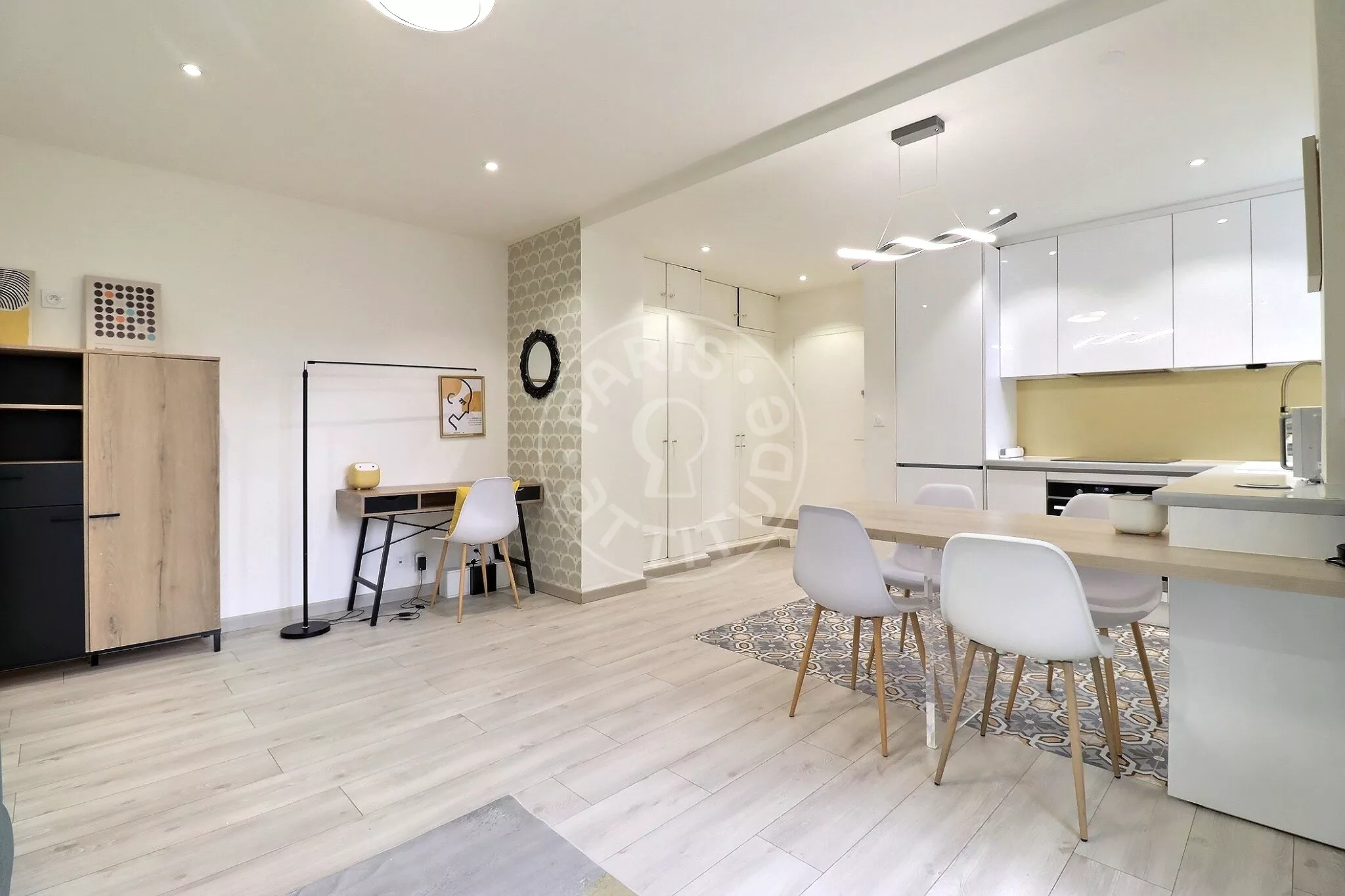 Flat Rue Gutenberg in Paris