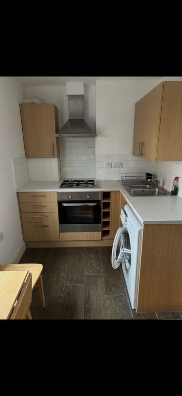 Flat Kingsland Road in Greater London