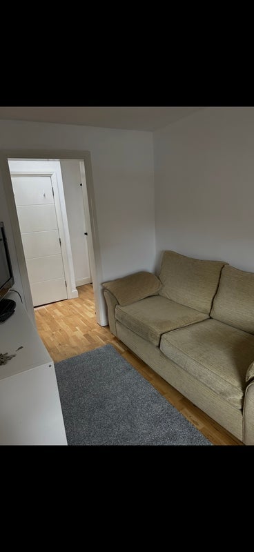 Flat Kingsland Road in Greater London