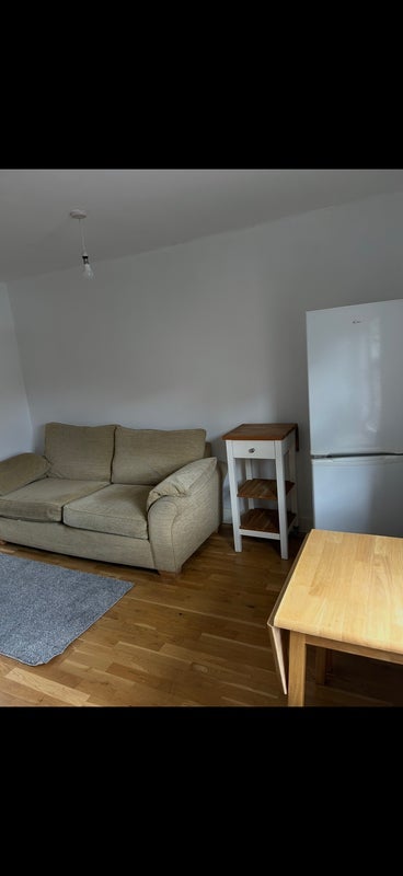 Flat Kingsland Road in Greater London