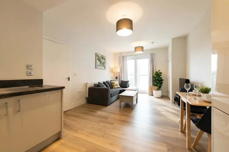 Flat West Green Drive in Crawley