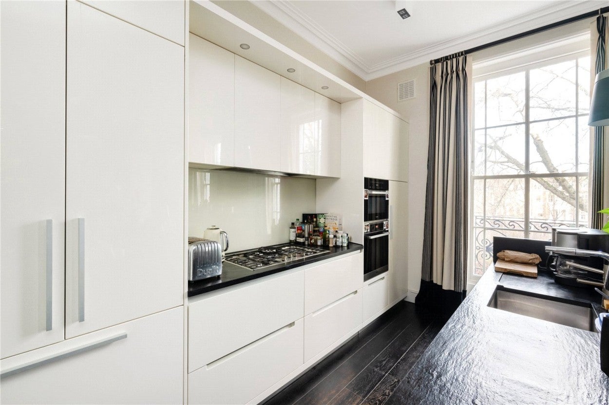 House The Grove in Greater London