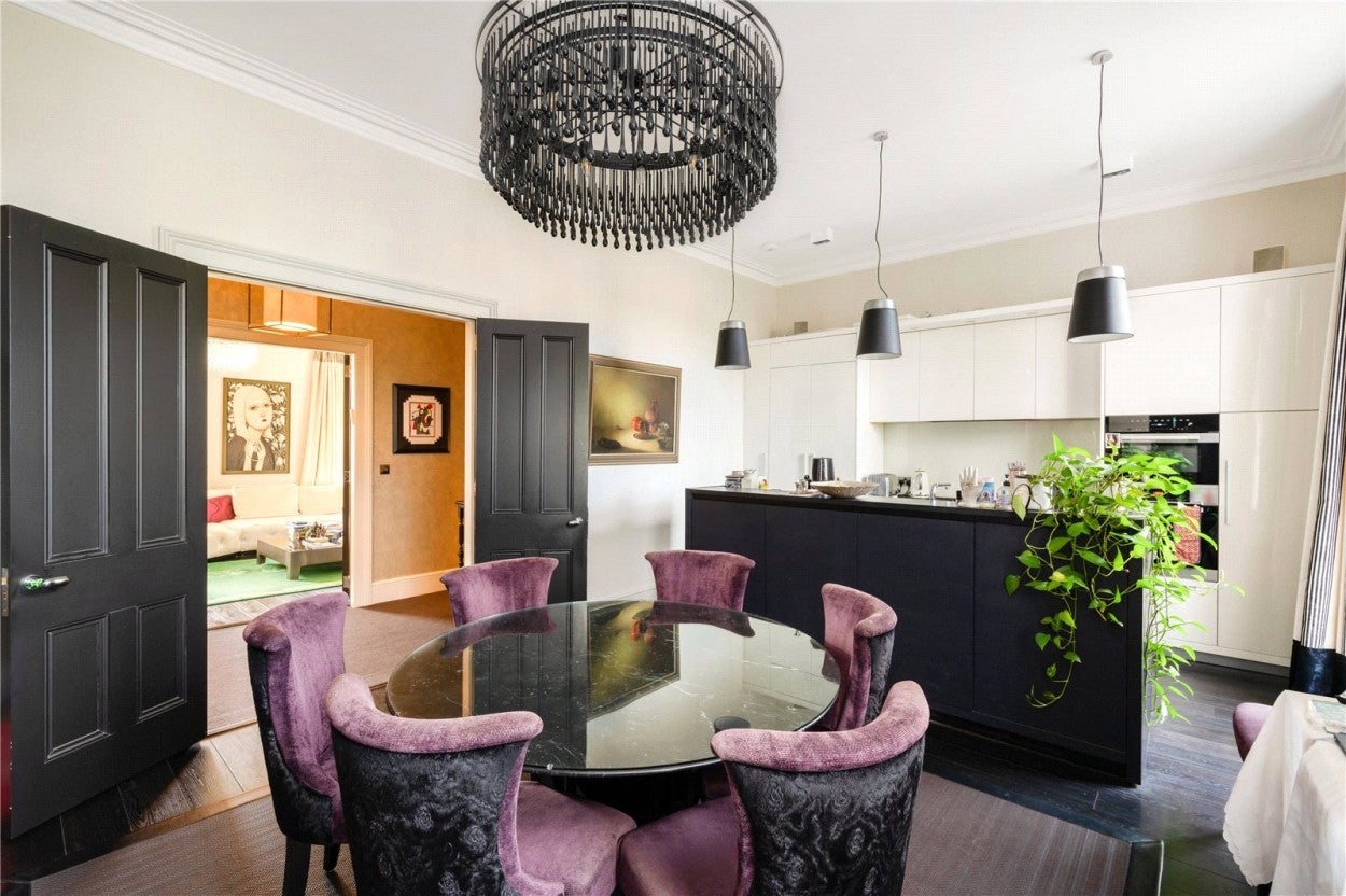 House The Grove in Greater London