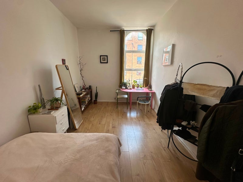 Room Stoke Newington Road in Greater London