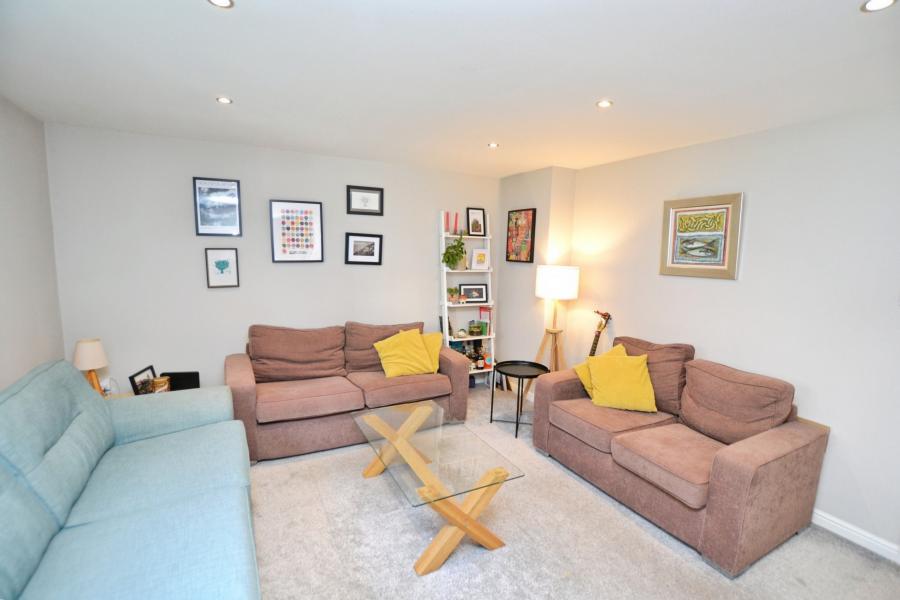 Flat Allanfield Place in City of Edinburgh