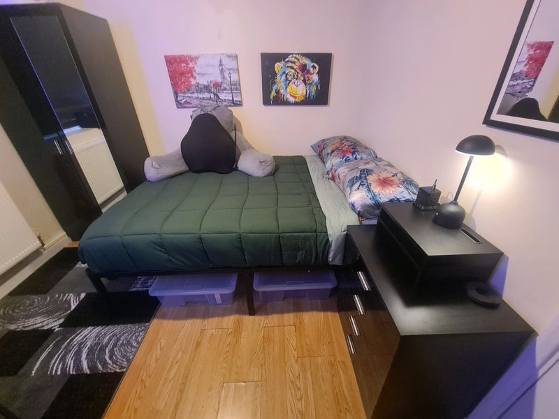 Room Waddon Road in Greater London