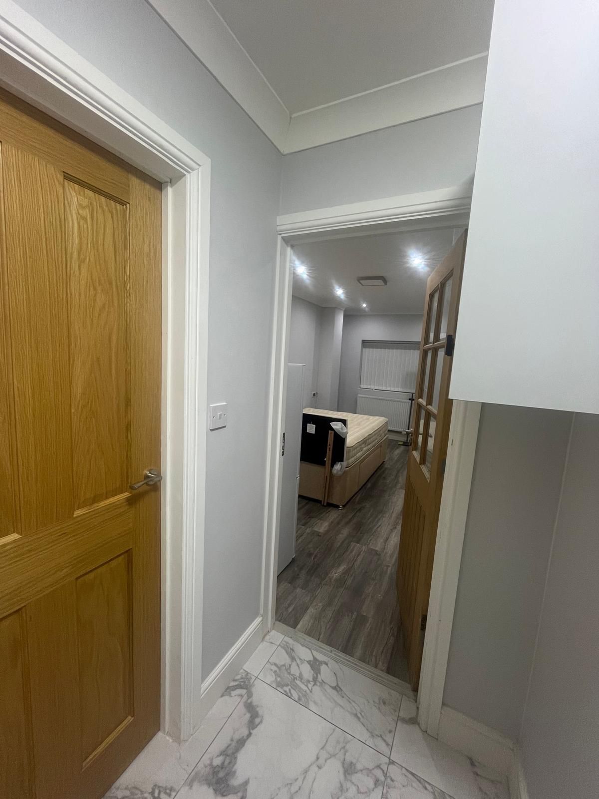 Flat Laughton Road in Greater London