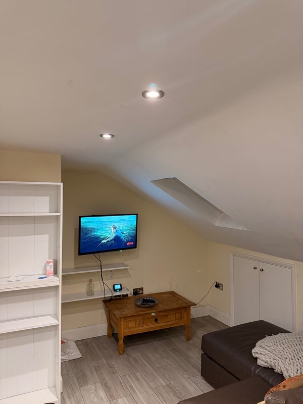 Room Commercial Way in Greater London
