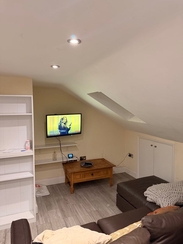 Room Commercial Way in Greater London