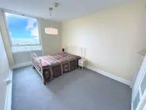 Flat Falcon Road in Greater London