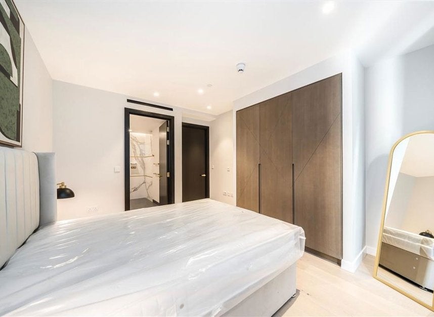 Flat Park Street in Greater London