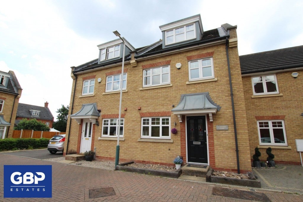 House Oxford Close in Greater London