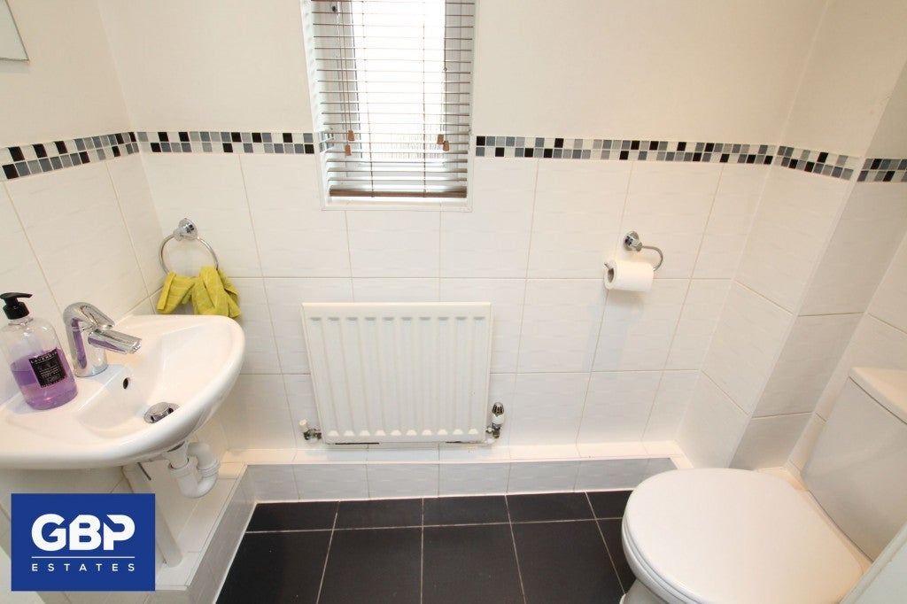 House Oxford Close in Greater London