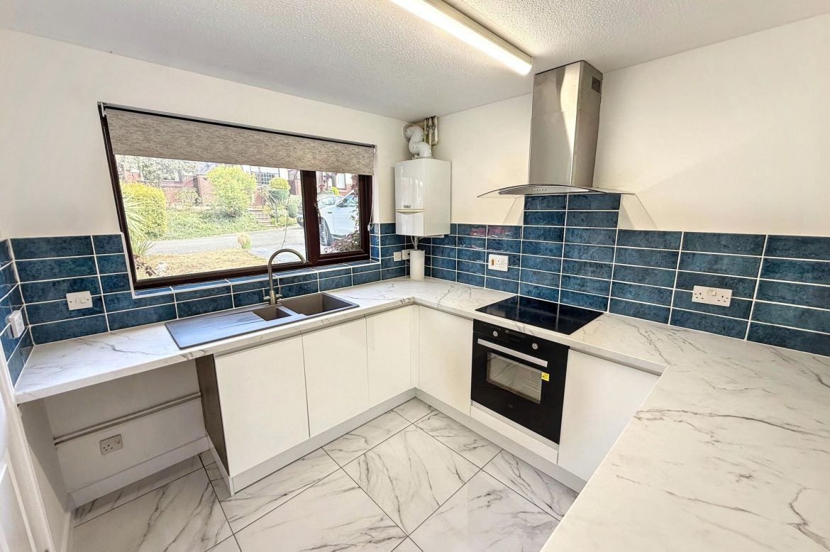 House Gainsborough Close in Torquay