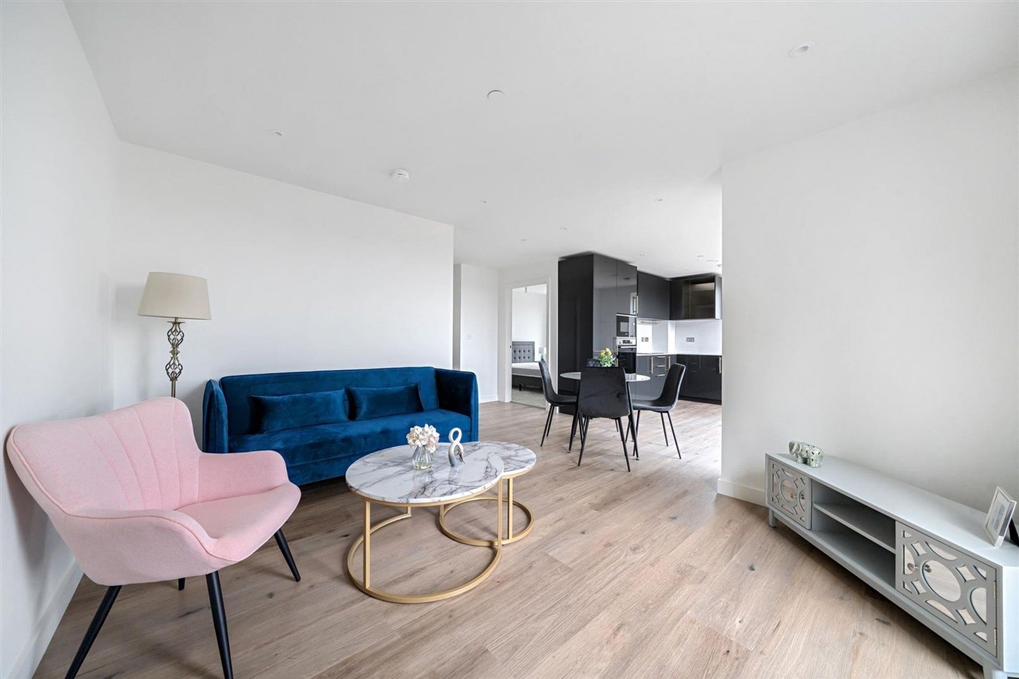 Flat Mary Neuner Road in Greater London