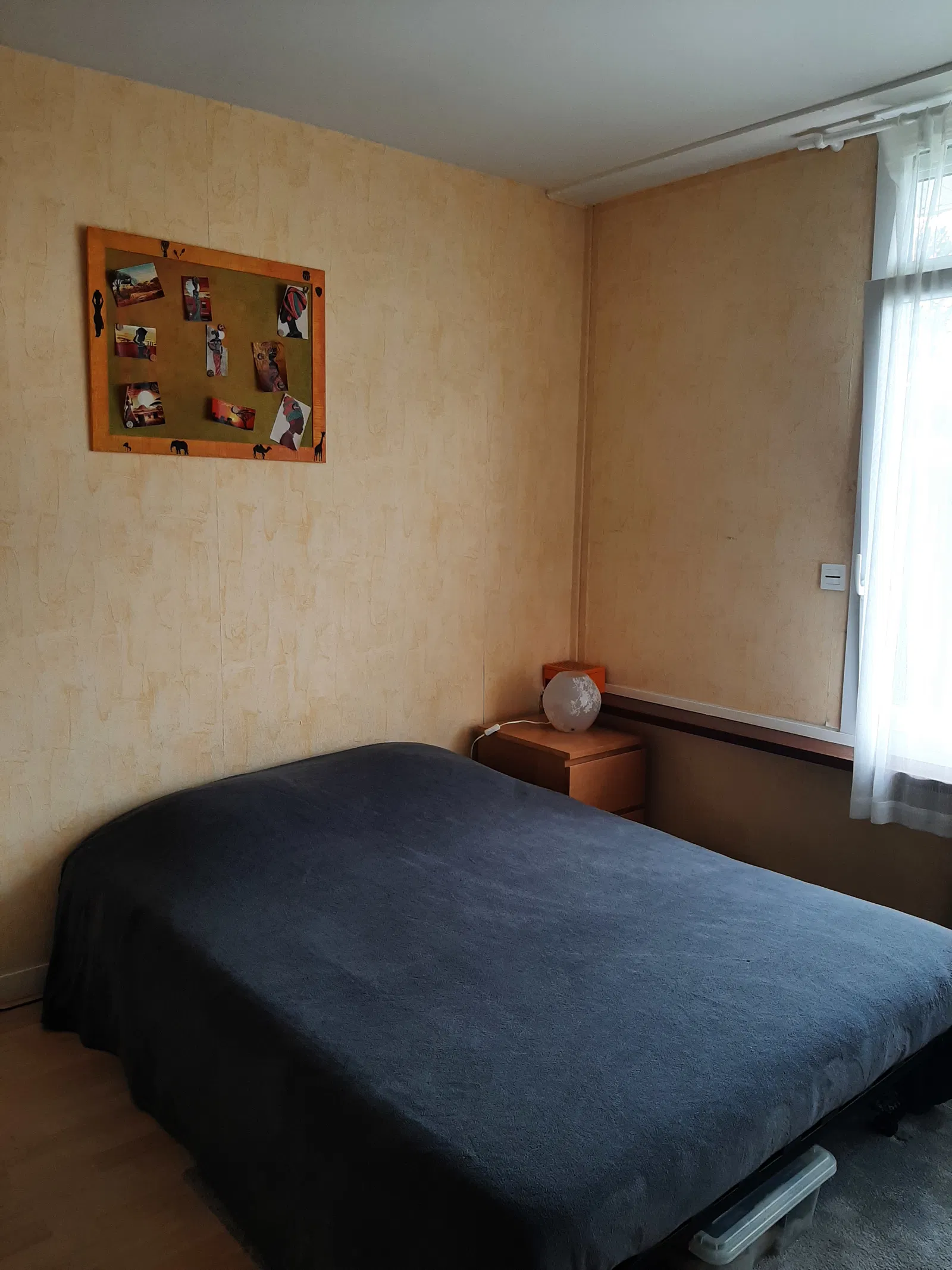 Room Rue Henri de Toulouse-Lautrec in Évreux