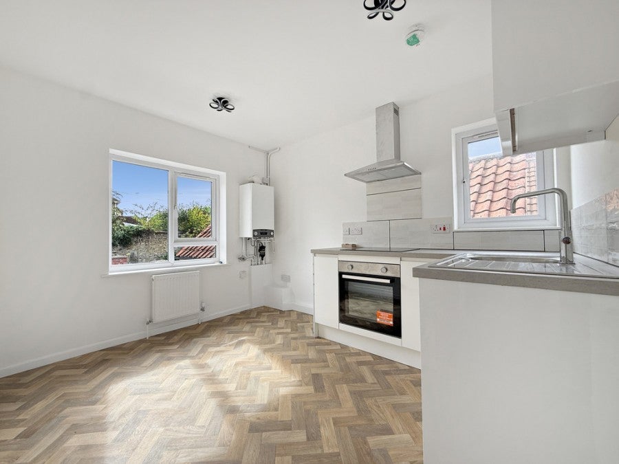 Flat East End Avenue in Warminster