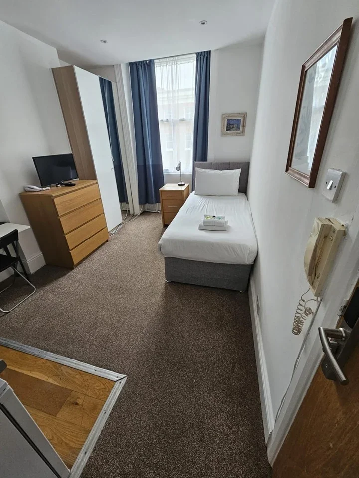 Room Broad Street in Bradford