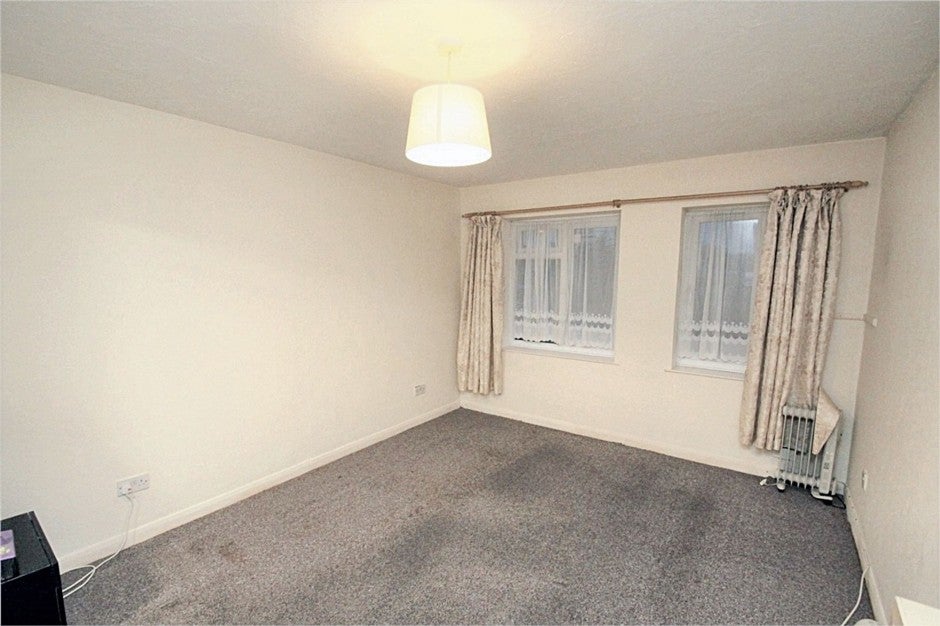 Flat Hammet Close in Greater London