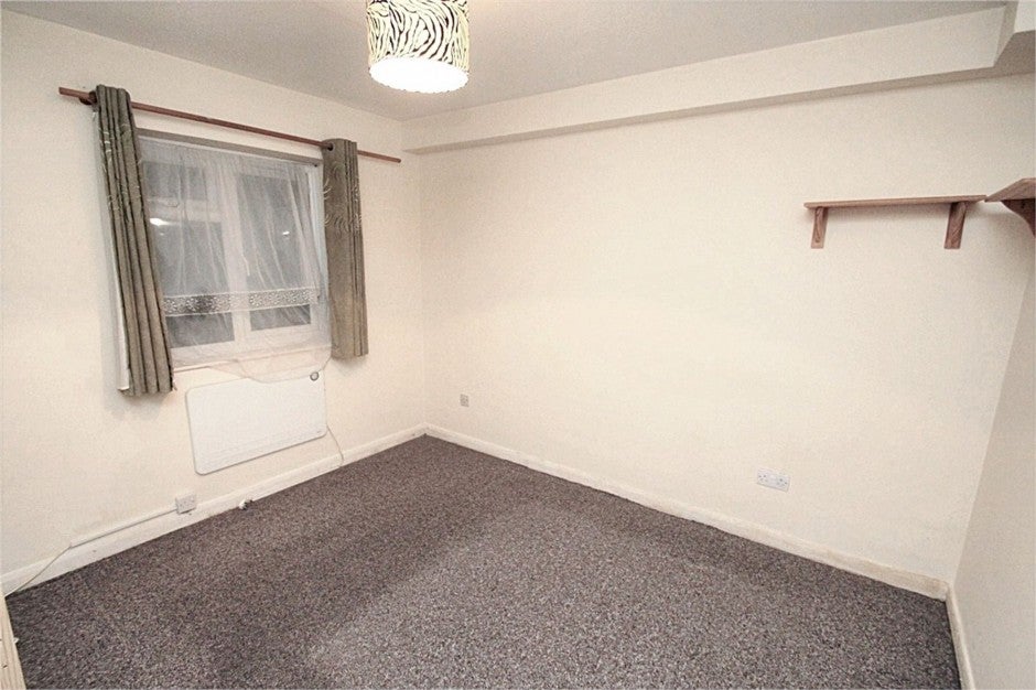 Flat Hammet Close in Greater London