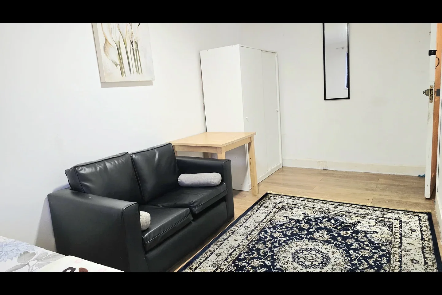 Room Barking Road in Greater London