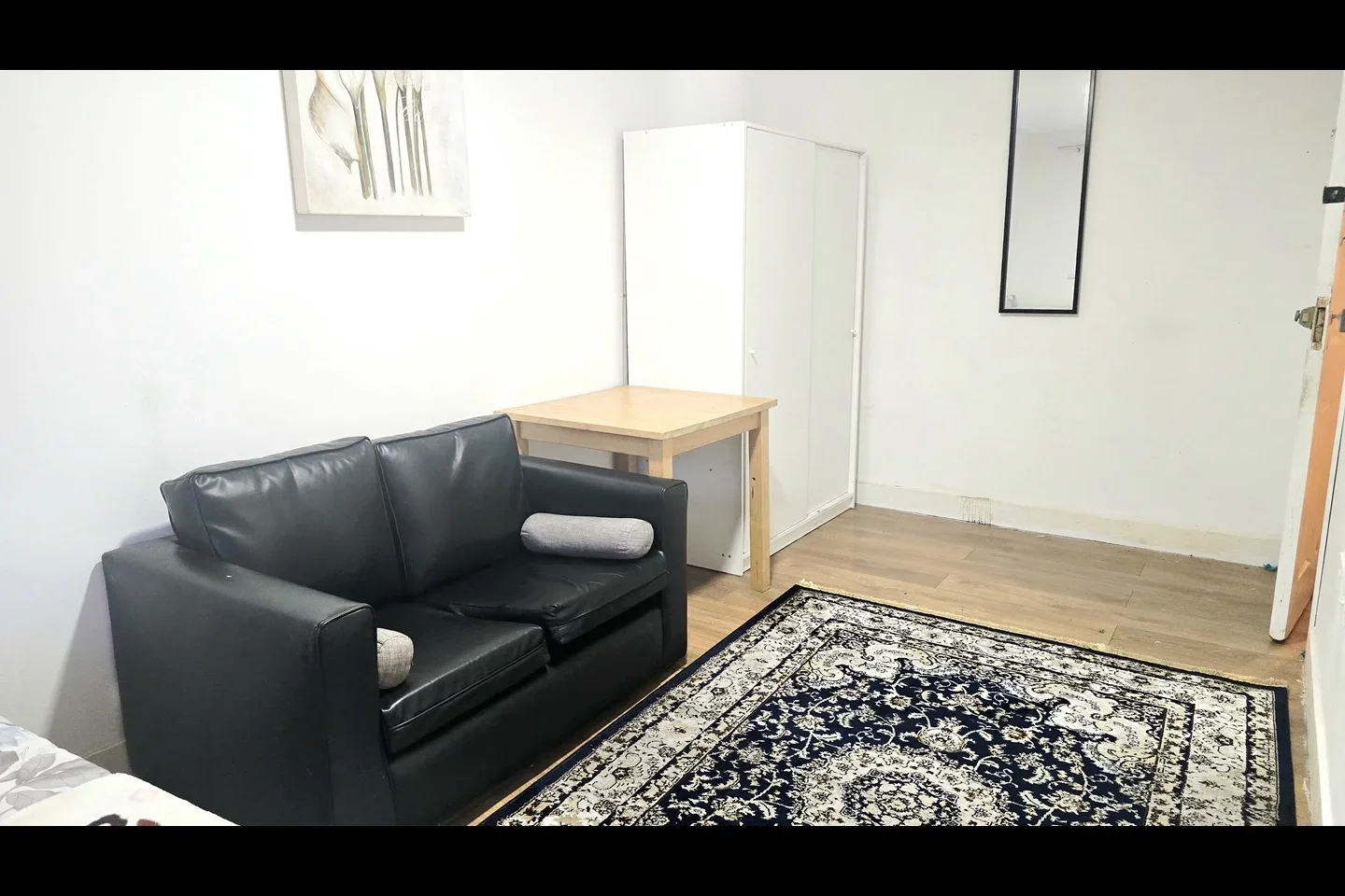 Room Barking Road in Greater London