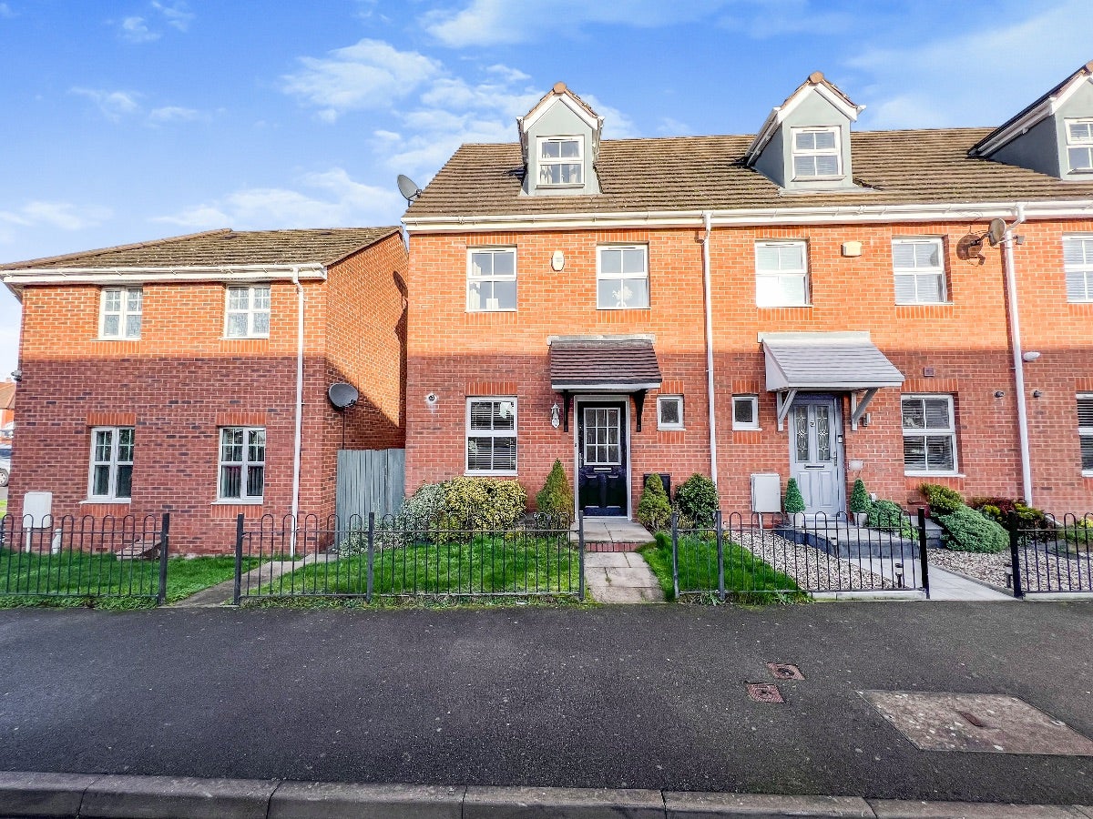 House Bickon Drive in Dudley