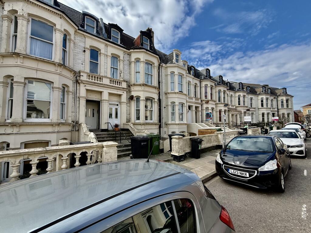 Flat Alhambra Road in Portsmouth