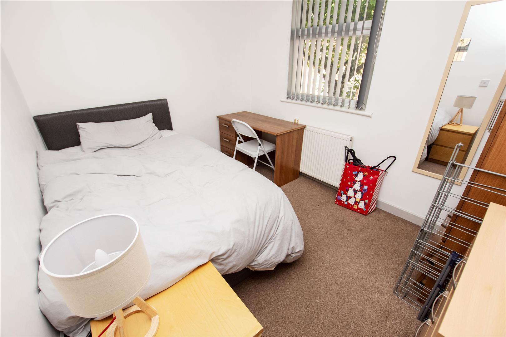 Flat Tiverton Road in Birmingham