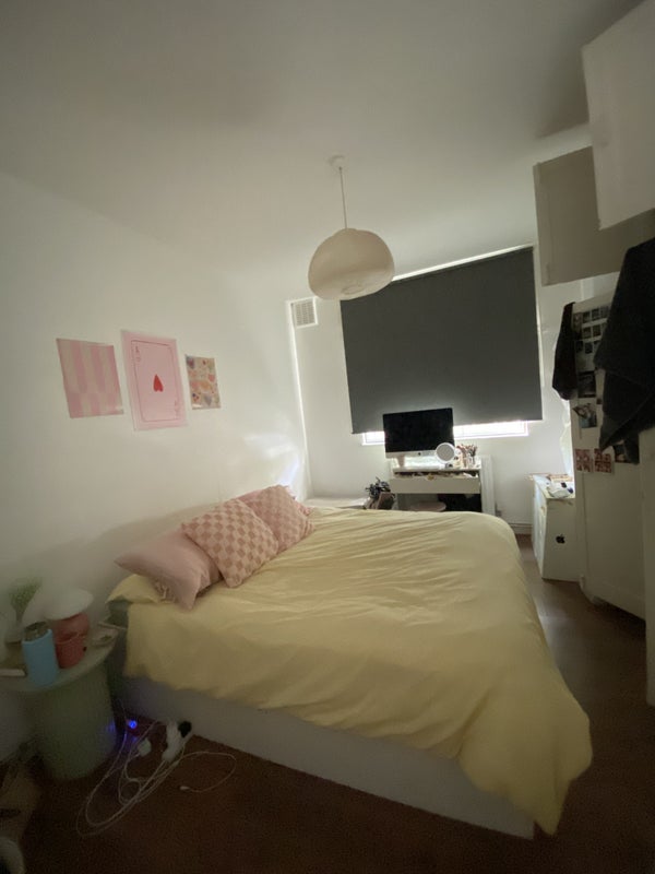 Room Kennington Lane in Greater London