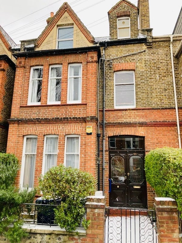 Room Grafton Road in Greater London