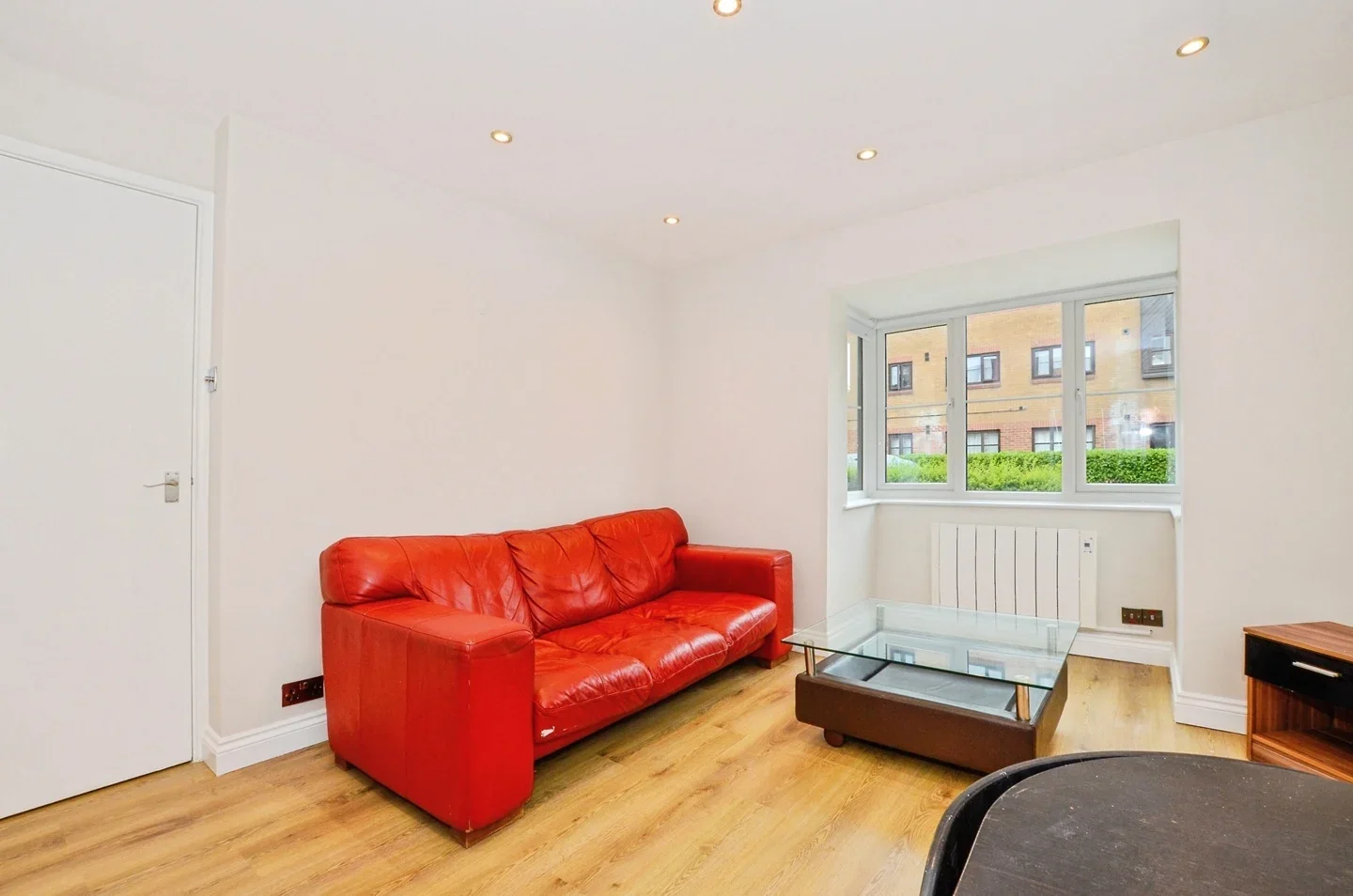 Flat Conifer Way in Greater London