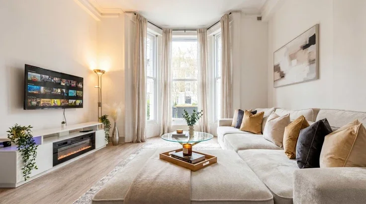 Flat Elsham Road in Greater London