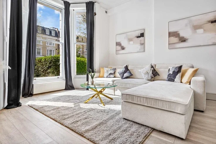 Flat Elsham Road in Greater London